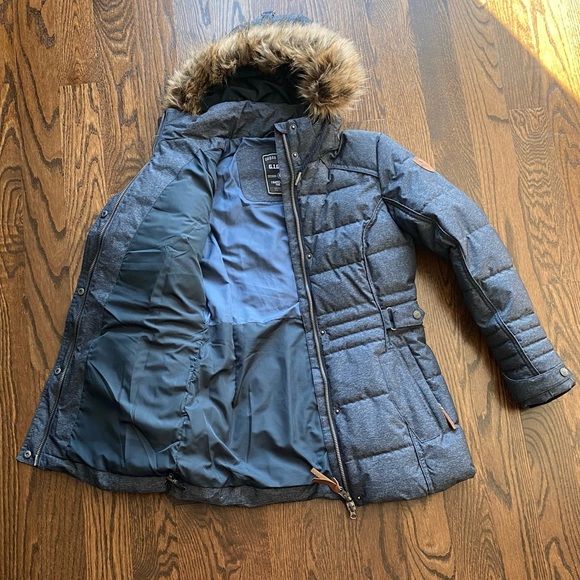 Women’s winter jacket - Picture 4 of 12